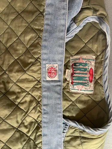 Colete jeans vintage ON THE BRINK, tamanho M, nunca usado.