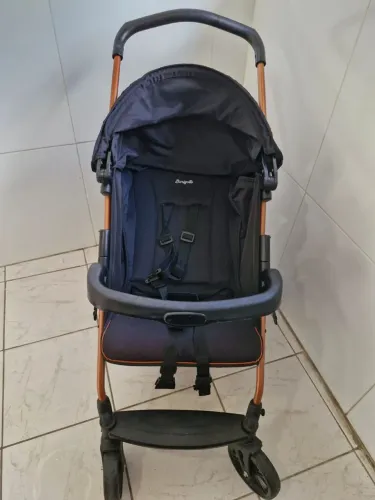 Carrinho de Bebê Burigotto + Bebê Conforto + Base Touring