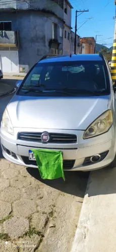 Fiat Idea Attractive 1.4 Fire Flex 8V 5P 2011