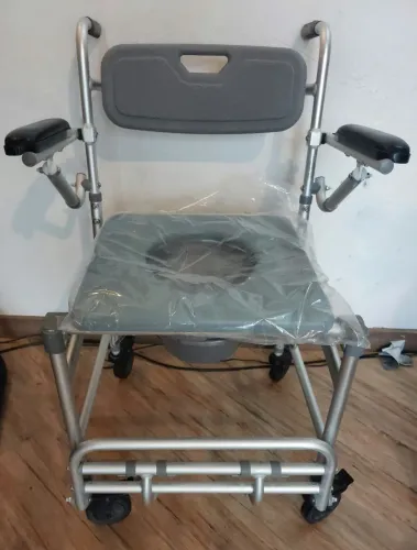 Cadeira de Banho novíssima