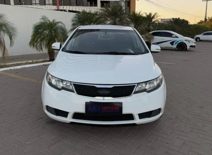 Kia Motors Cerato 1.6 16V Flex Aut. 2013