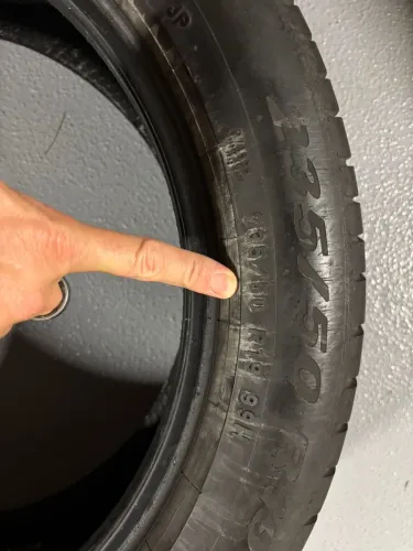 Pneu 235/50 R19 Hankook. Pouco rodado