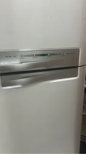 Geladeira pra venda só retirada funcionando perfeitamente 