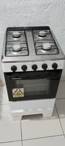 fogão esmaltec pegando às 4 bocas e o forno, faço entrega