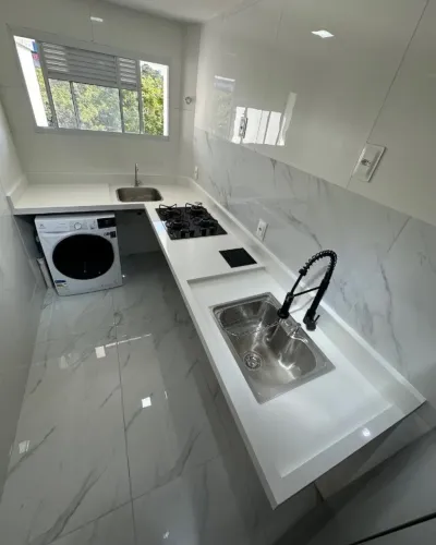 Bancadas esculpidas em porcelanato
