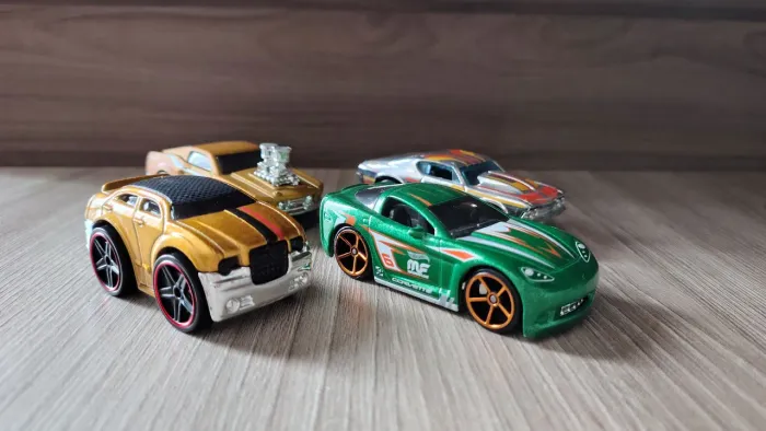 Lote 4 (quatro) miniaturas HotWheels Tooned (2018-2020)