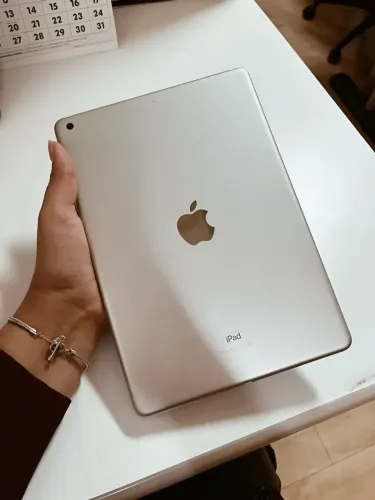 iPad 9 ( sem caixa )