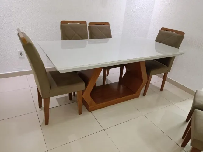 Mesa com 6 lugares
