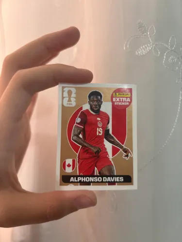 Alphonso Davies figurinha copa
