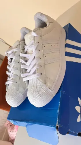 Tênis original adidas 37