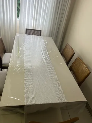 Conjunto de Mesa e Cadeiras