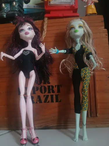 monster high frankie stein e Draculaura