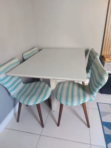 Conjunto Mesa de Jantar + 4 Cadeiras 120x80