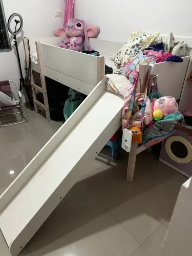 Cama infantil com escorrega