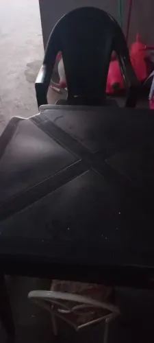 Vendo 2 jogos de mesa com 4 cadeiras 200.00 cada jogo não entrego vila atlantida mc