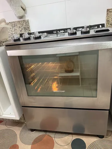 Fogão com forno elétrico