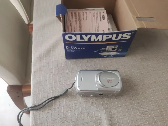 Camera Olympus D 535 zoom 3.2 camedia