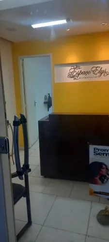 Vaga pra manicure ou designer sobrancelha !dentro de salao de beleza !