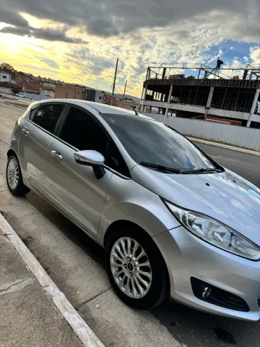 Ford Fiesta Titanium 1.6 16V Flex Mec. 2015