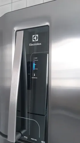 Geladeira Electrolux frost free 