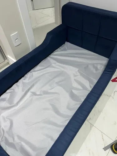 Cama montessoriana infantil