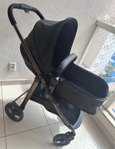 CARRINHO DE BEBÊ SUPER CONSERVADO 