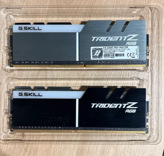 Memória RAM G.Skill Trident Z RGB 16GB (2x8GB) DDR4 3200MHz CL16