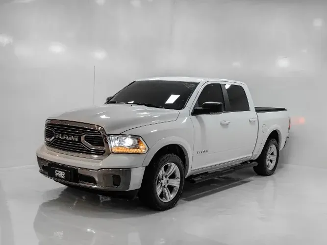Ram Classic Laramie 5.7 V8 16V Gasolina 4X4 Aut. 2023