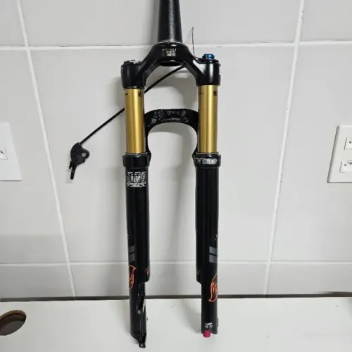 Suspensao Fox Kashima 32 com trava semi nova, revisada.
