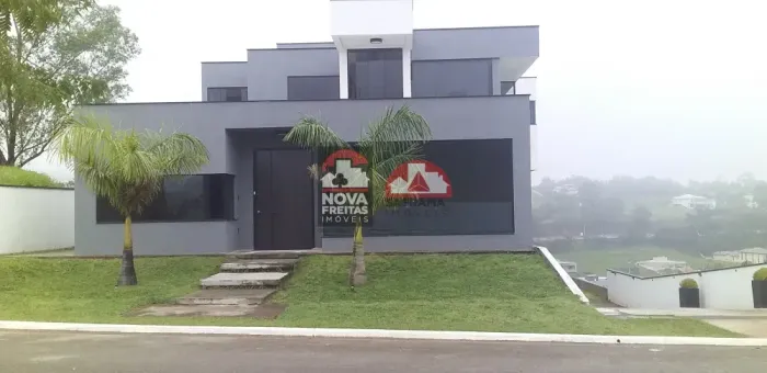 Casa Sobrado Condomínio em Jambeiro