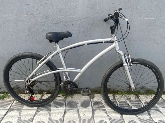 Bicicleta de alumínio