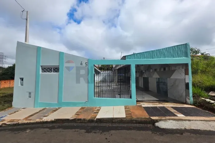 ALUGA-SE CASA EM RUBIÃO JUNIOR