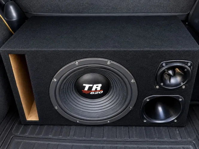 Vendo trio com som da Pioneer