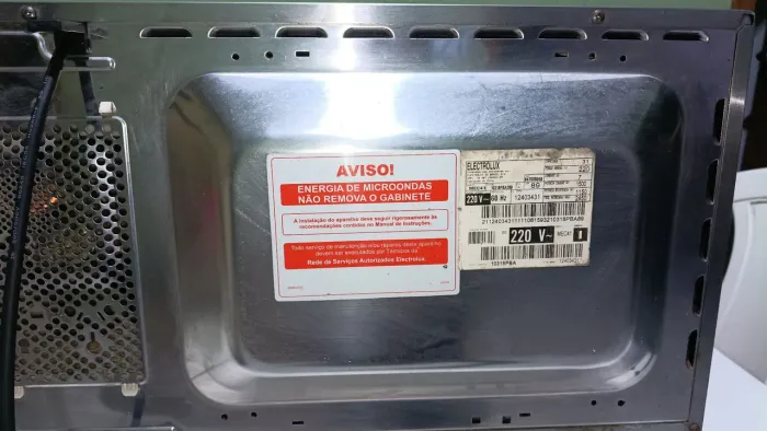 Microondas de Inox e Vidro espelhado