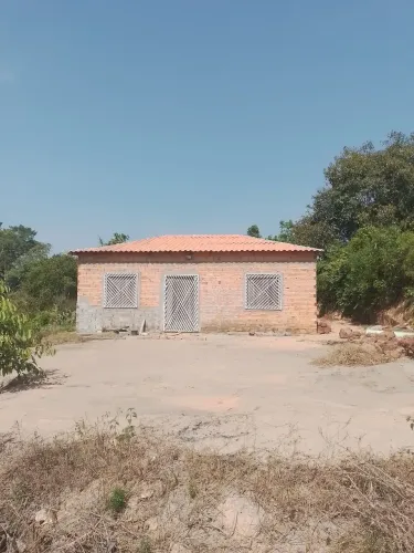 Sítio, na campina 11km da cidade.