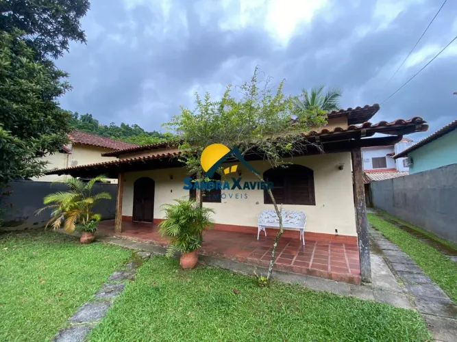 LINDA CASA LINEAR DE 2 QUARTOS SENDO 1 COM SUÍTE PARA TEMPORADA EM GARATUCAIA, ANGRA DOS R