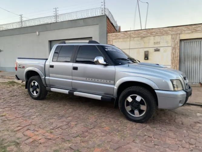 Chevrolet S10 Pick-up Exec. 2.8 4X4 CD TB Int.dies 2010