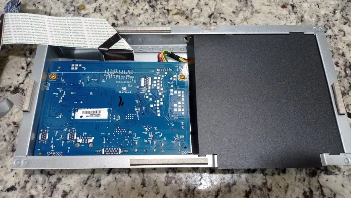 Placas monitor Dell P2422H funcionando