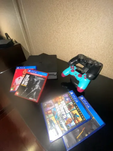 Ps4 slim + controles e jogos
