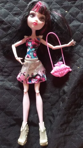 Vendo monster high draculaura boo york usada