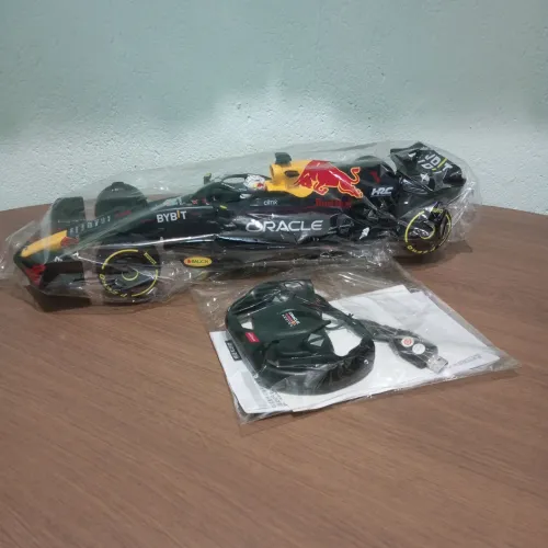 F1 Max Verstappen gigante Aprox. 48 cm - controle remoto