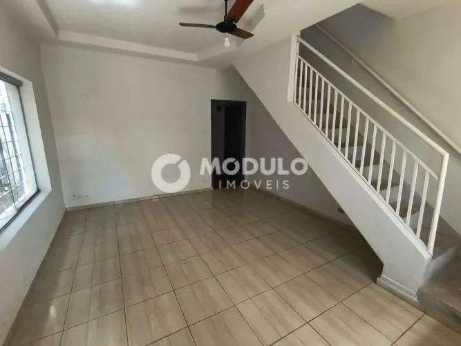 Casa disponível para locação no bairro Tabajaras.