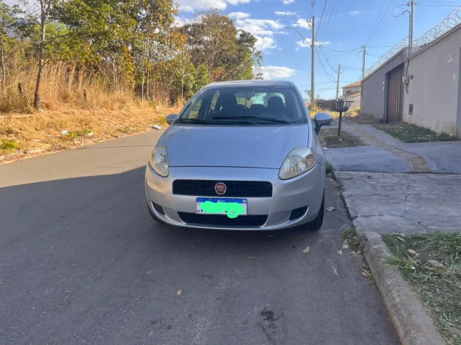 Fiat Punto Attractive 1.4 Fire Flex 8V 5P 2012