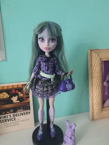 Monster High Twyla básica