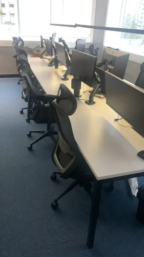 Estação de Trabalho Escritório - Apenas as mesas