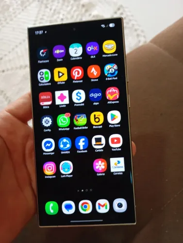 Samsung s24 ultra 256 GB semi novo, garantia até novembro, acompanha caixa carregador nota