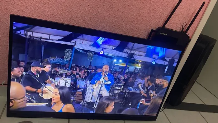 Vendo televisão 42 polegadas smart 