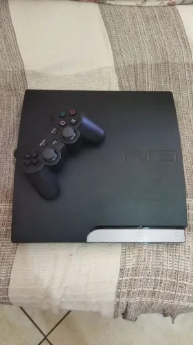 ? PS3 Slim Desbloqueado + 2 Controle + Vários Jogos | Excelente Estado