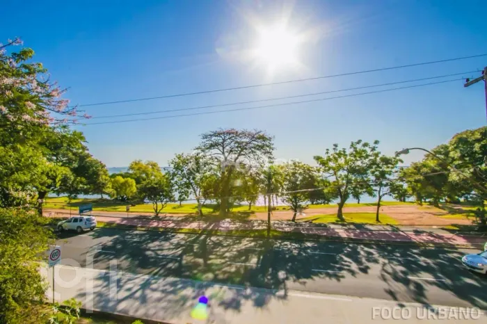 Casa à venda em Cristal com 547 m², 4 quartos, 4 suítes, 8 vagas