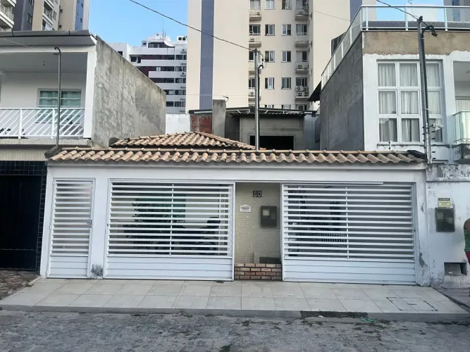 Casa à venda em rua pública, FAROLÂNDIA, Aracaju, SE